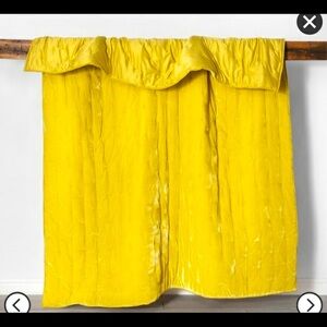 OpalHouse Tufted Velvet Quilt KING - Citron